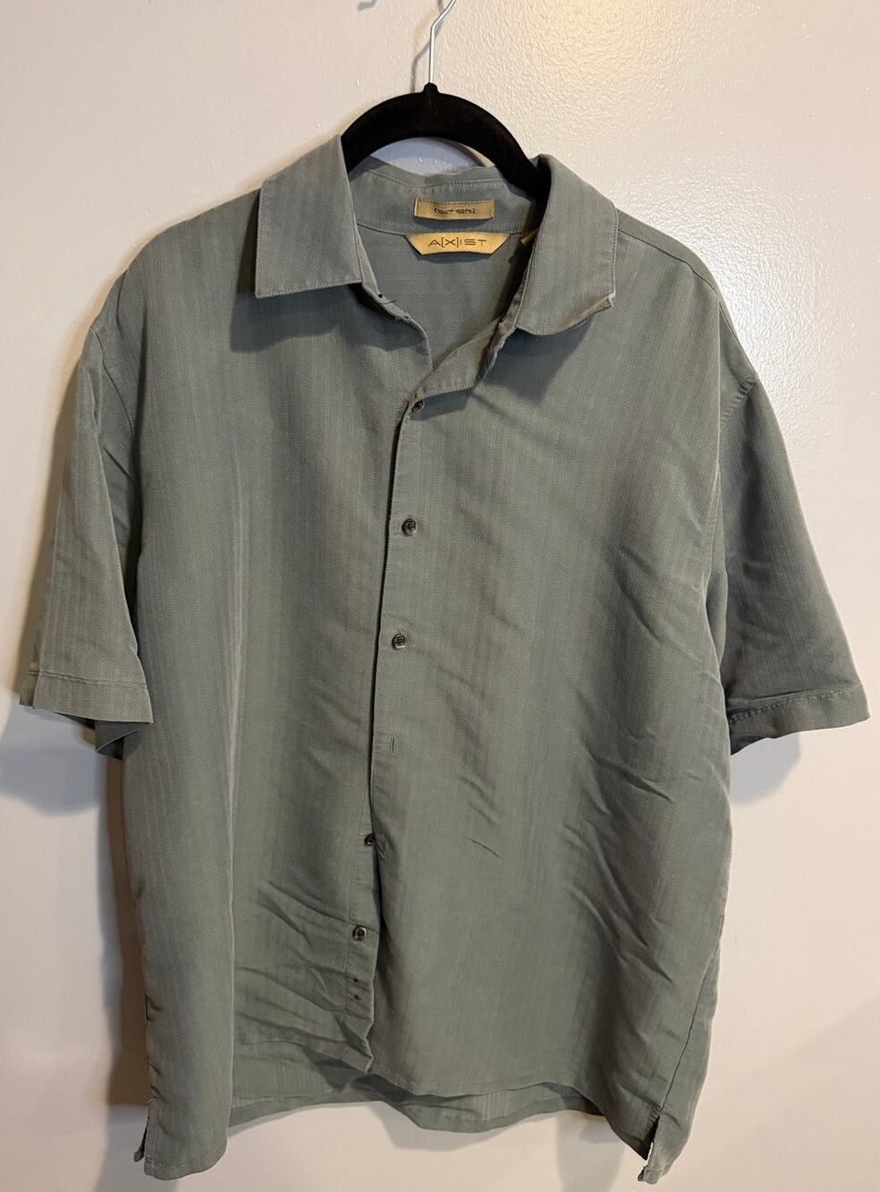 Axist Men's Button Down Shirt - Size Large
